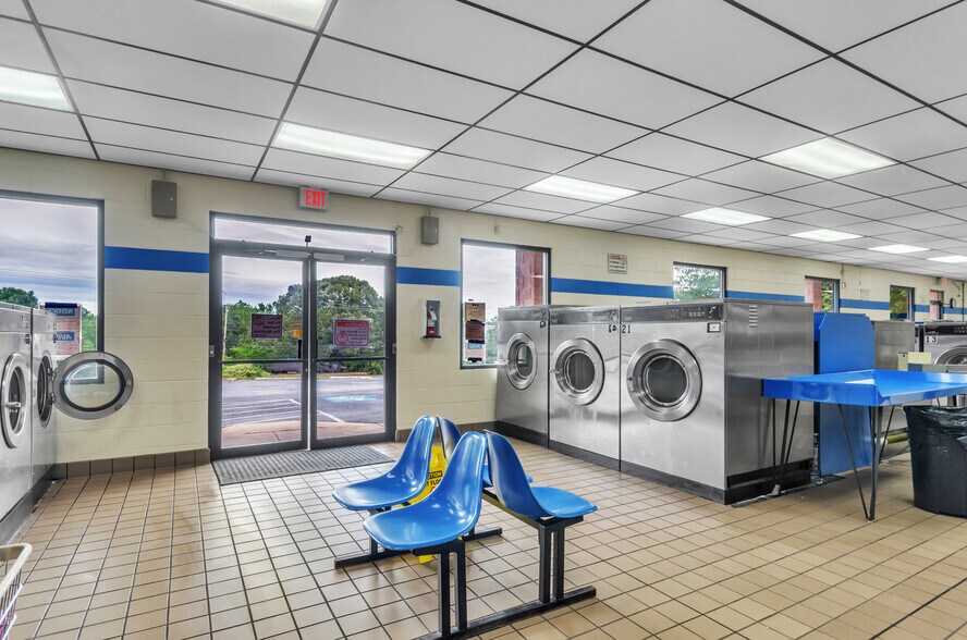 More Photos Of 3004 E North St, Greenville Freestanding For Sale