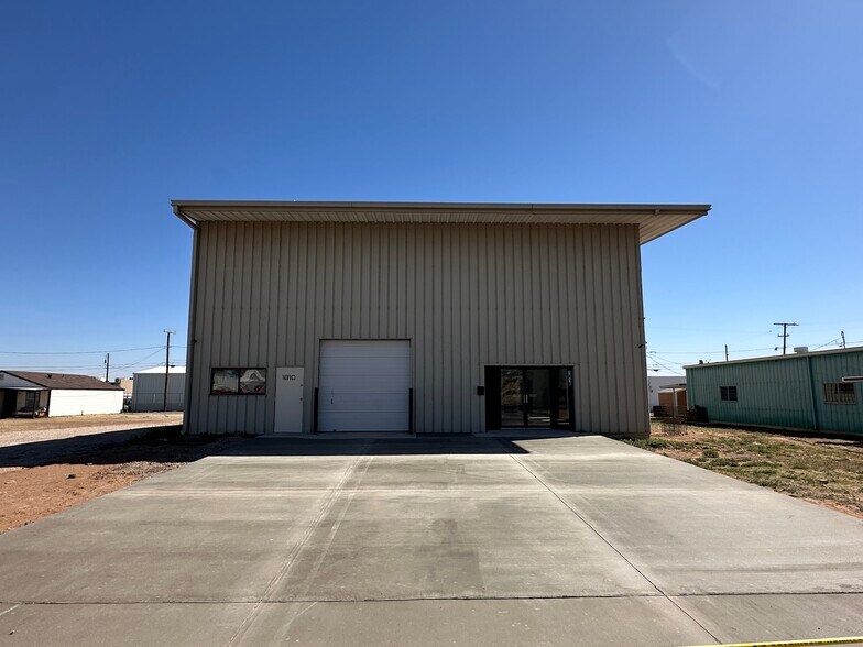 More Photos Of 1810 Lee Ave, Odessa Warehouse For Lease