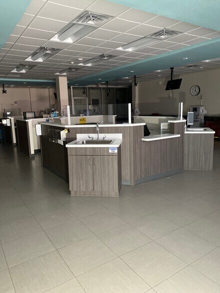 More Photos Of 4300-4302 Fairmont Pky, Pasadena Unknown For Lease