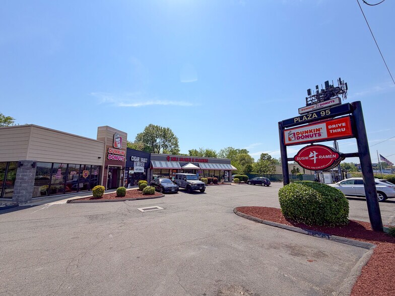 More Photos Of 96 Frontage Rd, East Haven Storefront For Sale