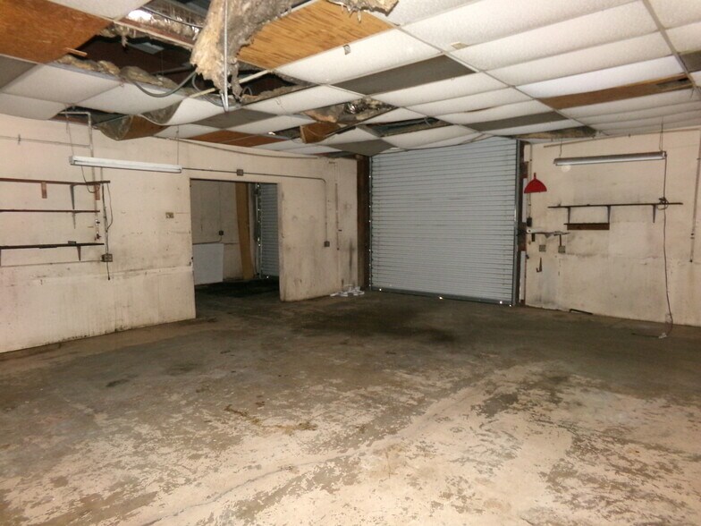More Photos Of 2120 E Edgewood Dr, Lakeland Industrial For Lease