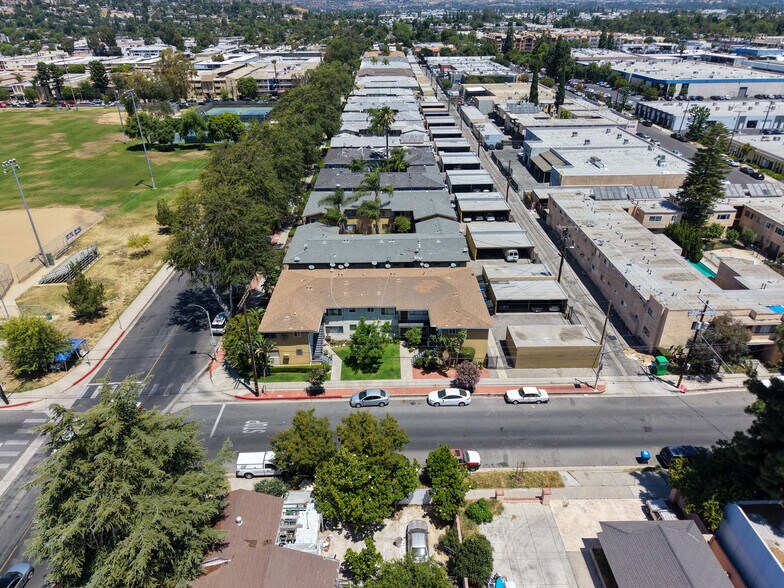 More Photos Of 8000 Owensmouth Ave, Canoga Park Apartments For Sale