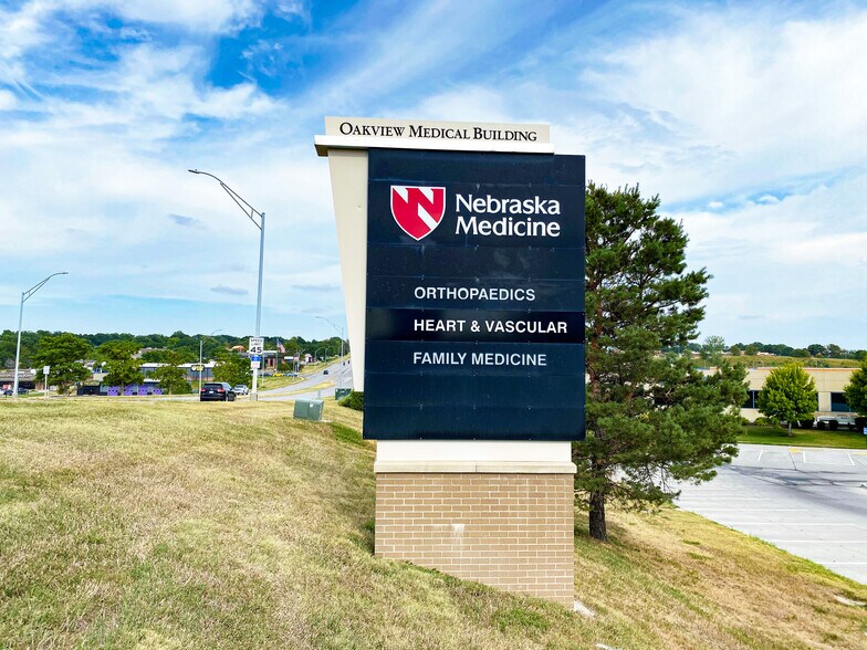 More Photos Of 2727 S 144th St, Omaha Healthcare For Lease