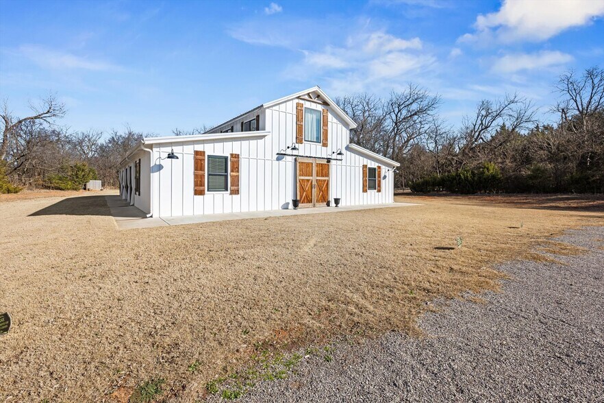 More Photos Of 18186 State Highway 74B, Washington Specialty For Sale
