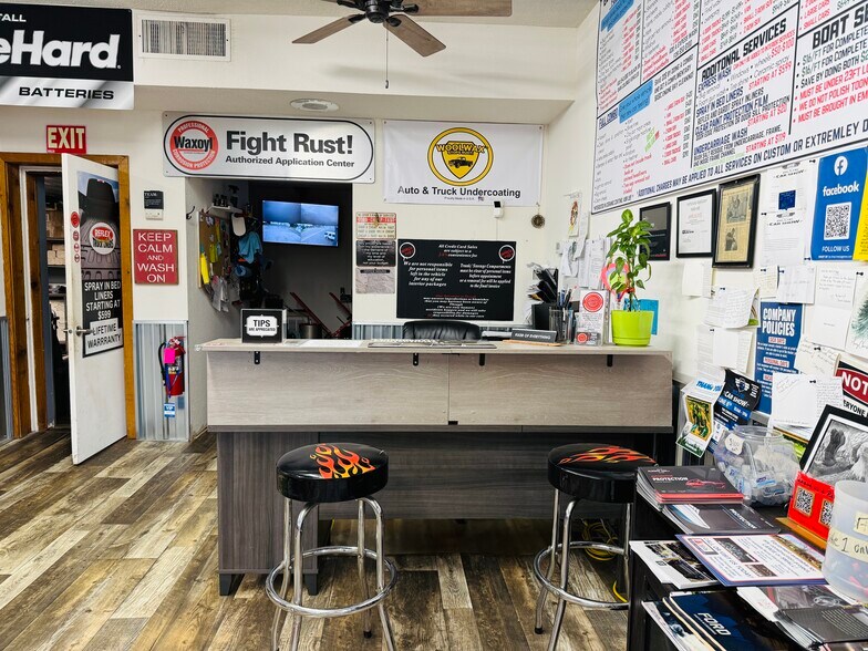 More Photos Of 1330 S Main St, Rice Lake Flex For Sale