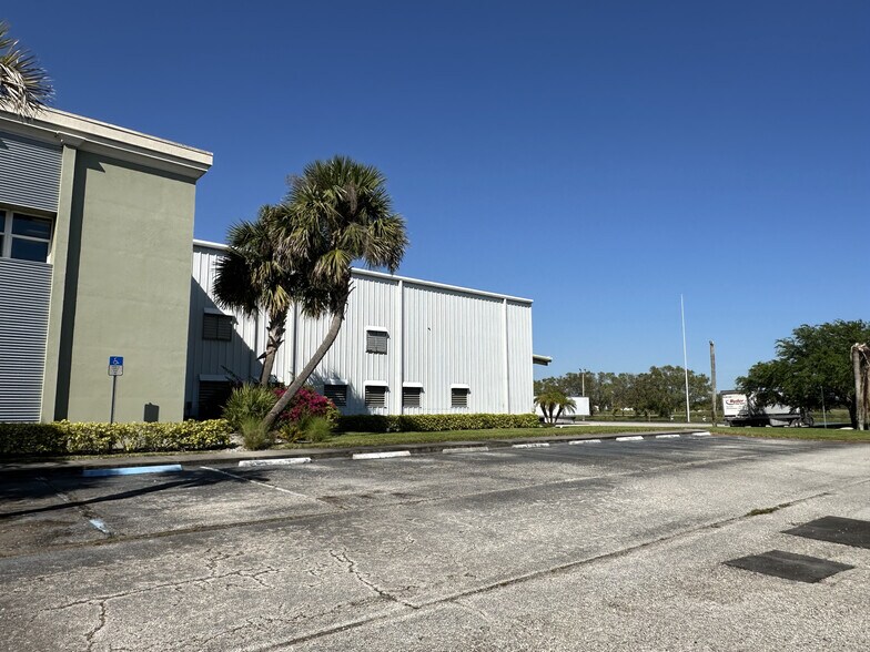 More Photos Of 625 66th Ave SW, Vero Beach Manufacturing For Sale