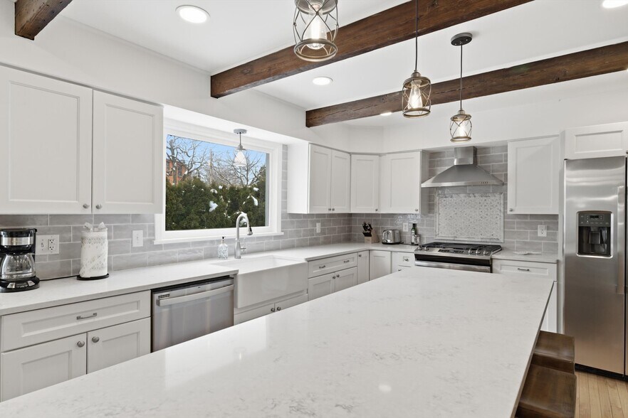 More Photos Of 149 Union Ave, Saratoga Springs Hospitality For Sale