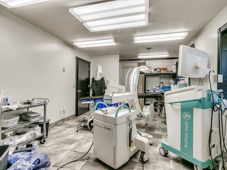 More Photos Of 2124 S Shadowlake, Oklahoma City Medical For Lease