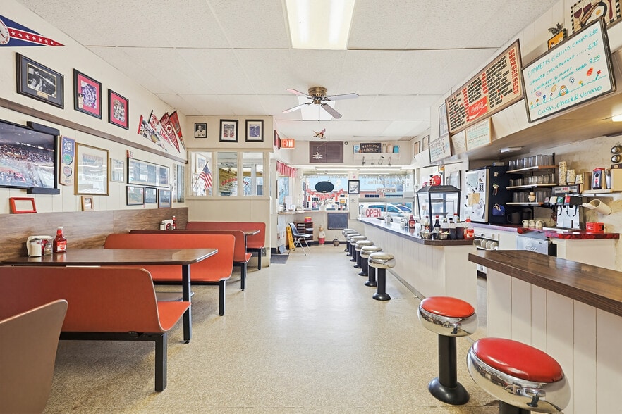 More Photos Of 800 Washington St, Holliston Storefront Retail Residential For Sale