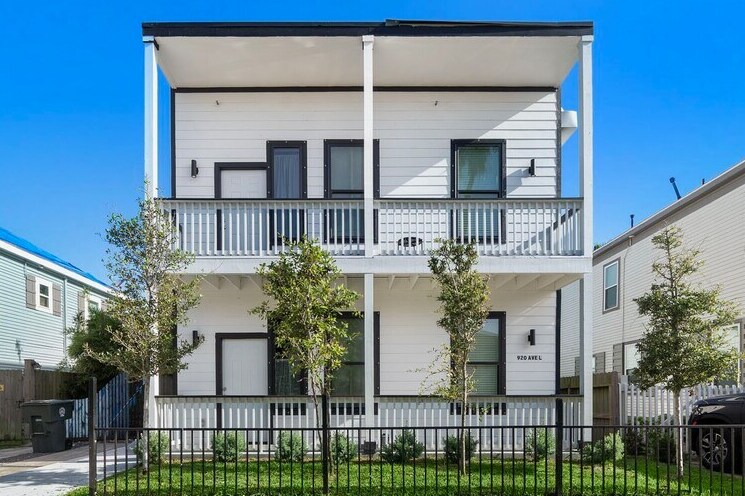 Primary Photo Of 920 Avenue L, Galveston Apartments For Sale