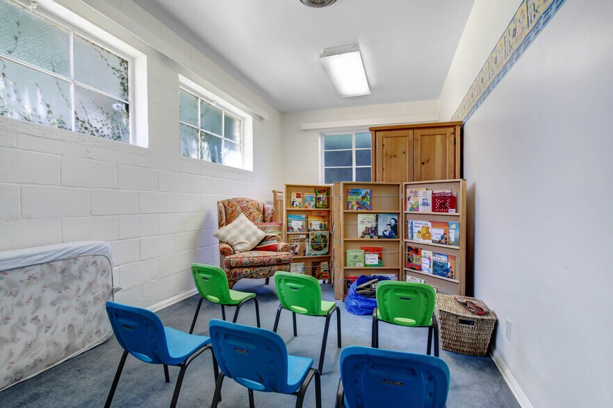 More Photos Of 724 S Glenoaks Blvd, Burbank Religious Facility For Sale