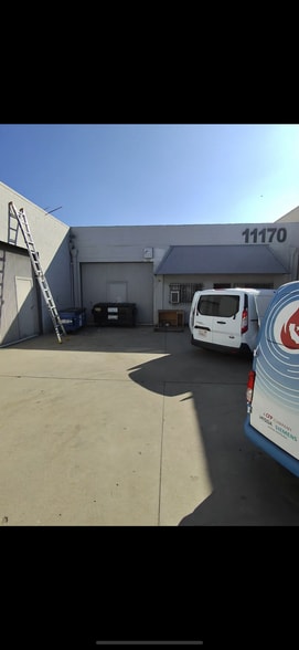 More Photos Of 11170-11172 Penrose St, Sun Valley Warehouse For Lease