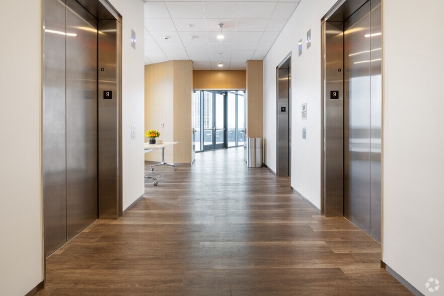 More Photos Of 203 W 10th St, Austin Office For Lease