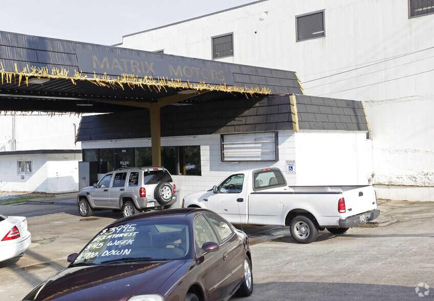 More Photos Of 206 W Saint John St, Spartanburg General Retail For Sale