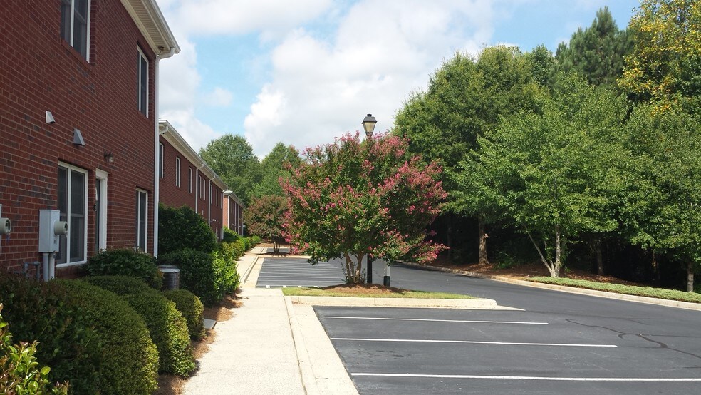 More Photos Of 555 Sun Valley Dr, Roswell Office For Sale