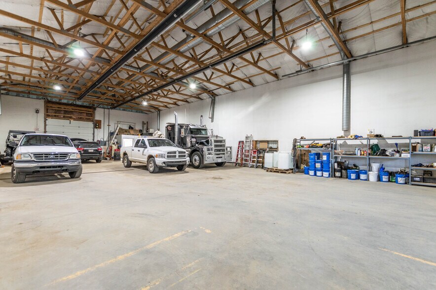 More Photos Of 4204 50 Ave, Stettler Industrial For Sale