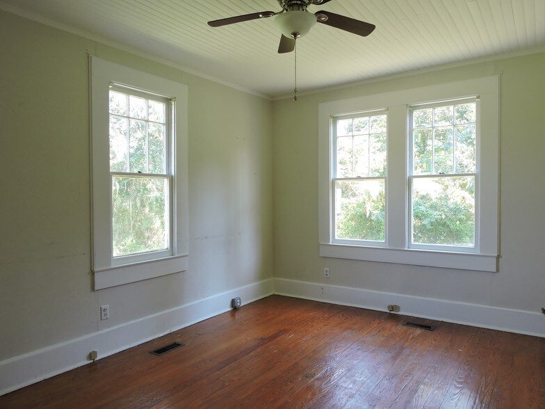 More Photos Of 2218 Mahan Dr, Tallahassee Office Residential For Sale