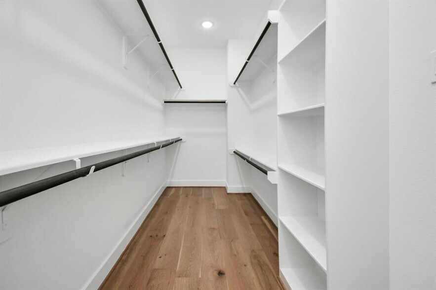 More Photos Of 316 Thornton Rd, Houston Apartments For Sale
