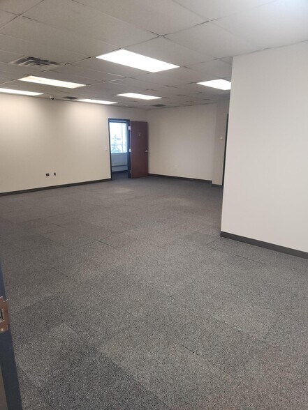 More Photos Of 3535-3549 Southern Hills Dr, Sioux City Office For Sale