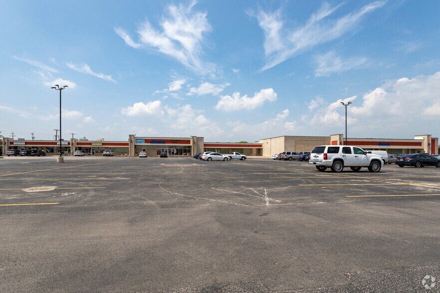 More Photos Of 1922 Pat Booker Rd, Universal City Unknown For Lease