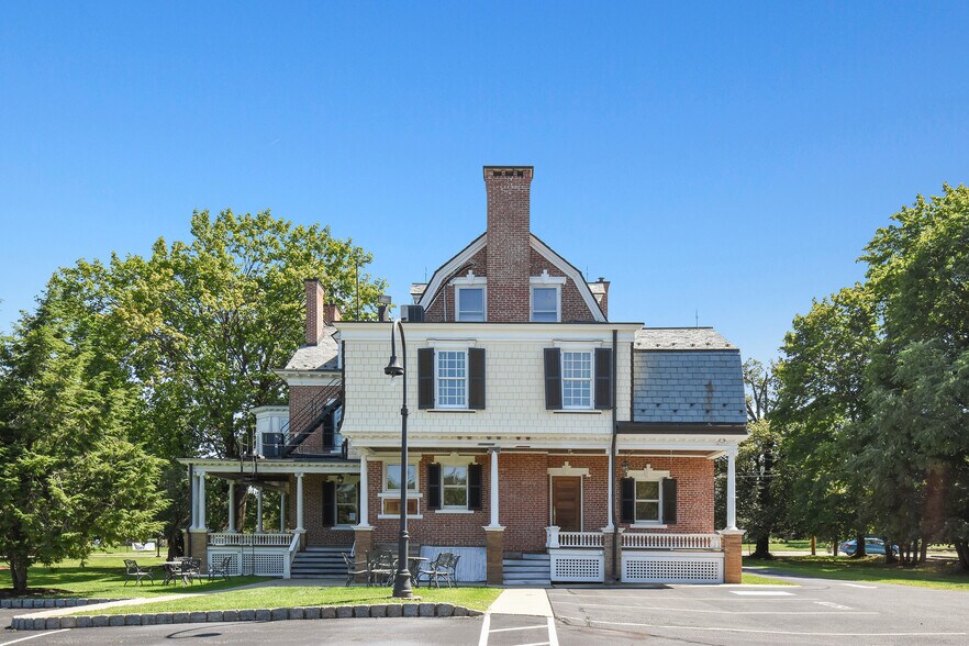 More Photos Of 1 Main St, Flemington Office For Sale