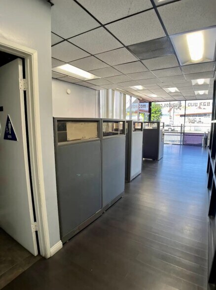 More Photos Of 3530 W Olympic Blvd, Los Angeles Storefront Retail Office For Lease