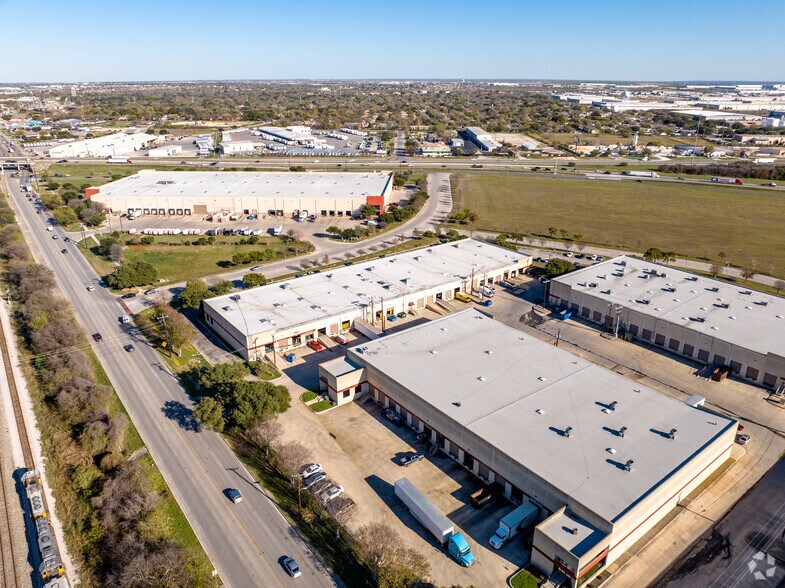 More Photos Of 3005-3031 Interstate Dr, San Antonio Unknown For Lease