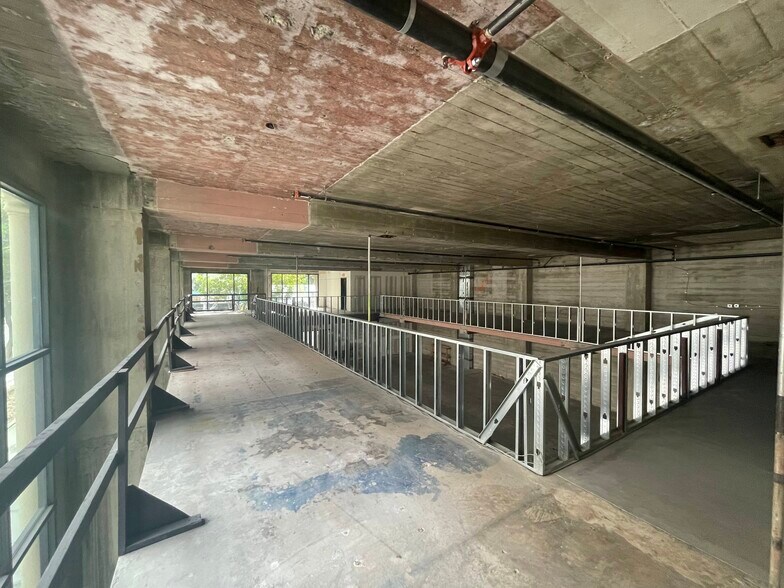 More Photos Of 640 C St, San Diego General Retail For Lease