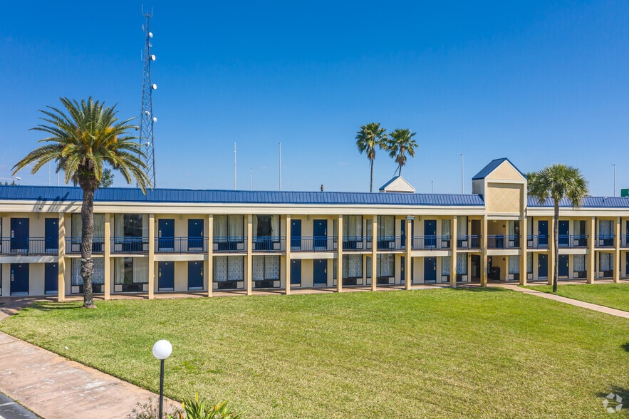 More Photos Of 9301 S Orange Blossom Trl, Orlando Hotel For Sale