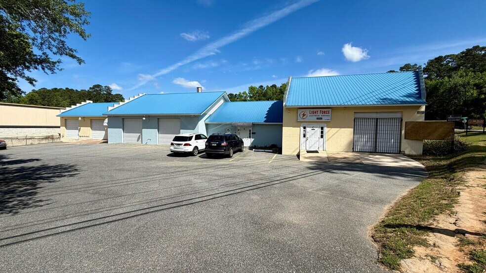 More Photos Of 2490 Centerville Rd, Tallahassee Flex For Lease