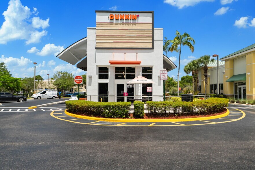 More Photos Of 10101-10181 W Commercial Blvd, Fort Lauderdale Unknown For Lease