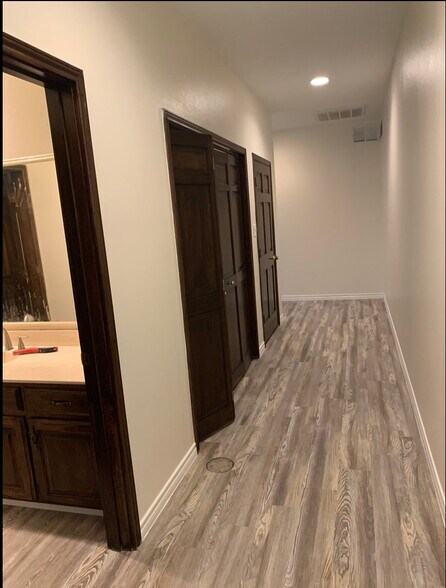 More Photos Of 825 John Ben Shepperd Pky, Odessa Office Residential For Lease