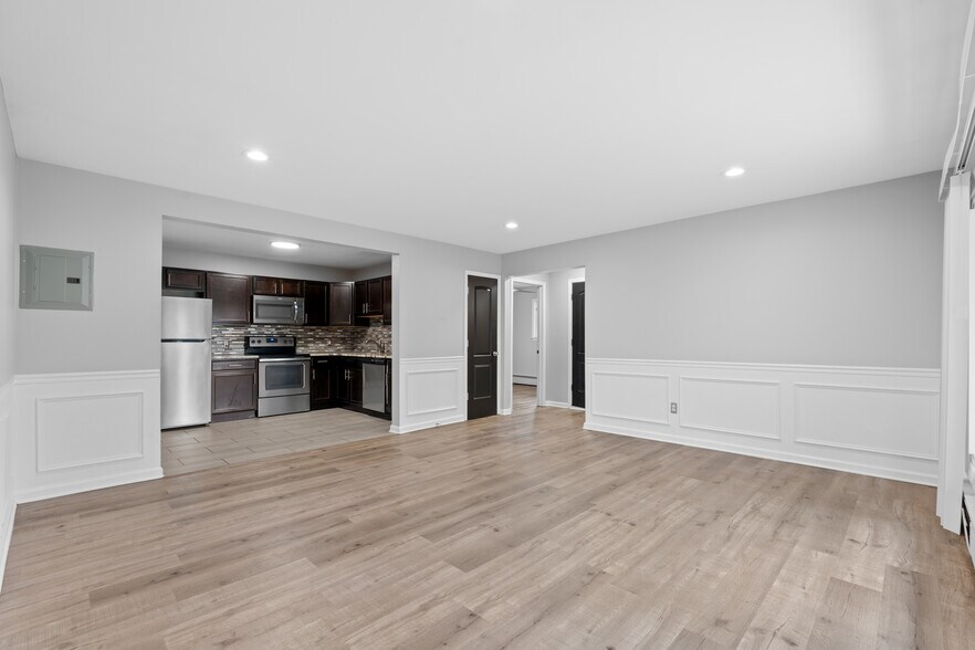 More Photos Of 2419 Normandy Rd, Royal Oak Apartments For Sale