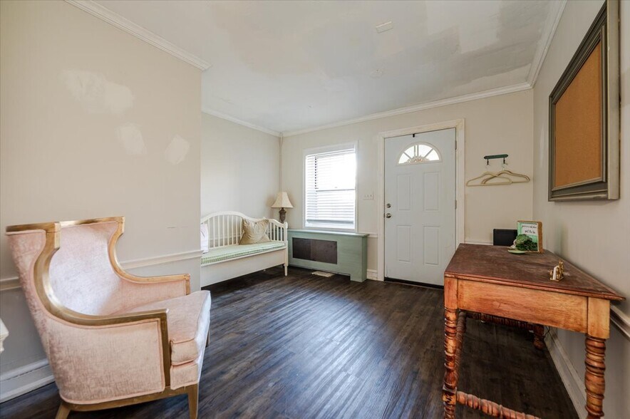 More Photos Of 23 S Village Ave, Rockville Centre Office For Sale