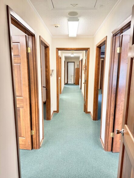 More Photos Of 105 N Hickory St, Aberdeen Flex For Sale
