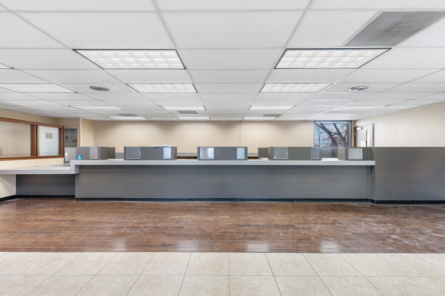 More Photos Of 200 N Public Rd, Lafayette Bank For Sale