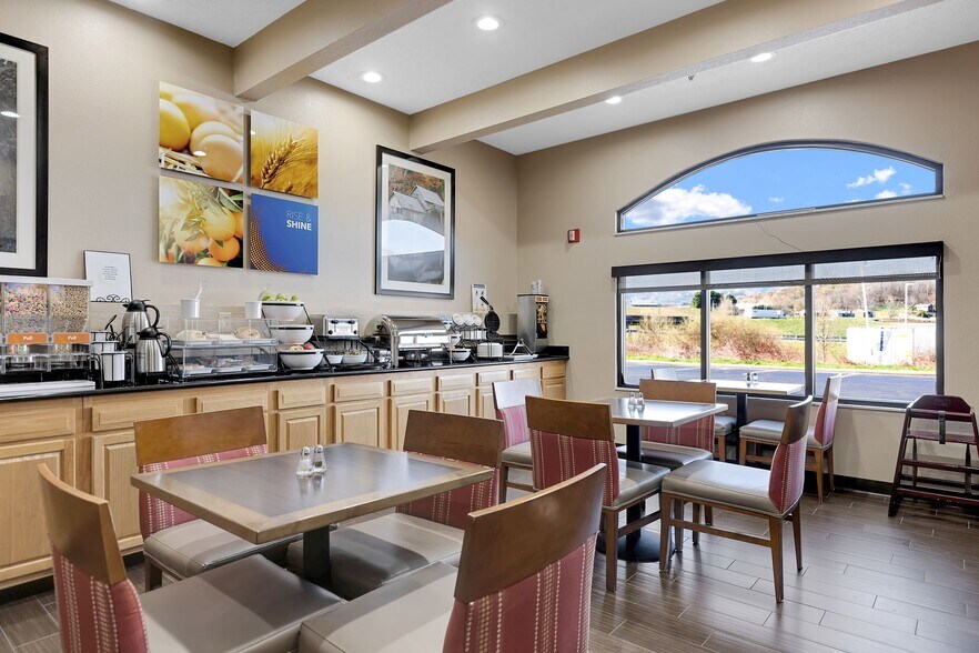More Photos Of 5558 Lee Hwy, Atkins Hotel For Sale