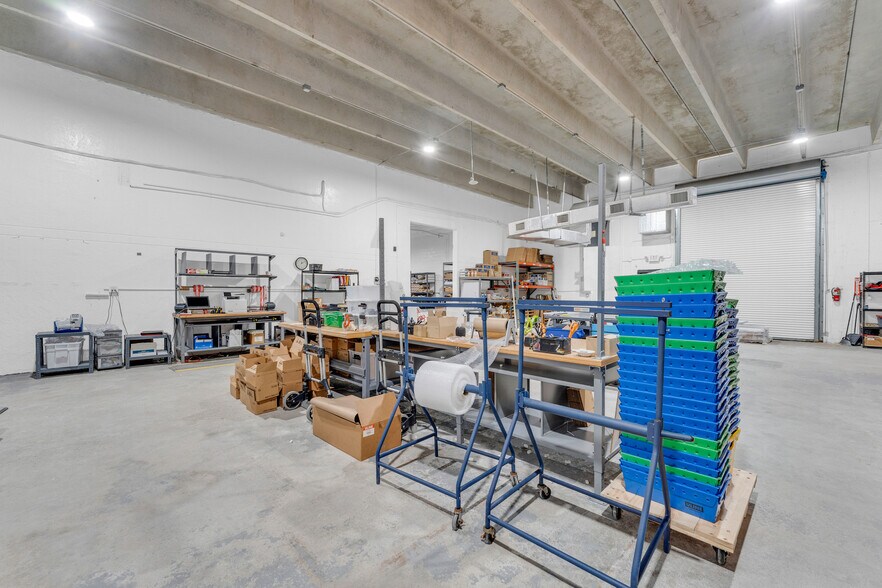 More Photos Of 501-513 Old Griffin Rd, Dania Warehouse For Sale