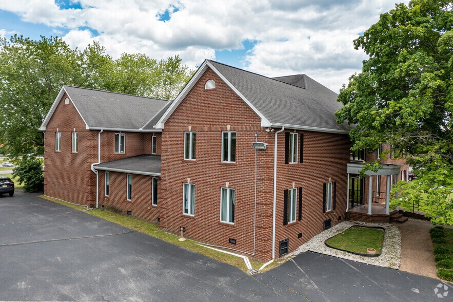 More Photos Of 236 Miller Ave, Crossville Medical For Sale