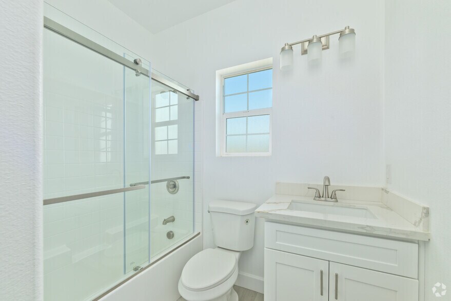 More Photos Of 15909 Merrill Ave, Fontana Apartments For Sale