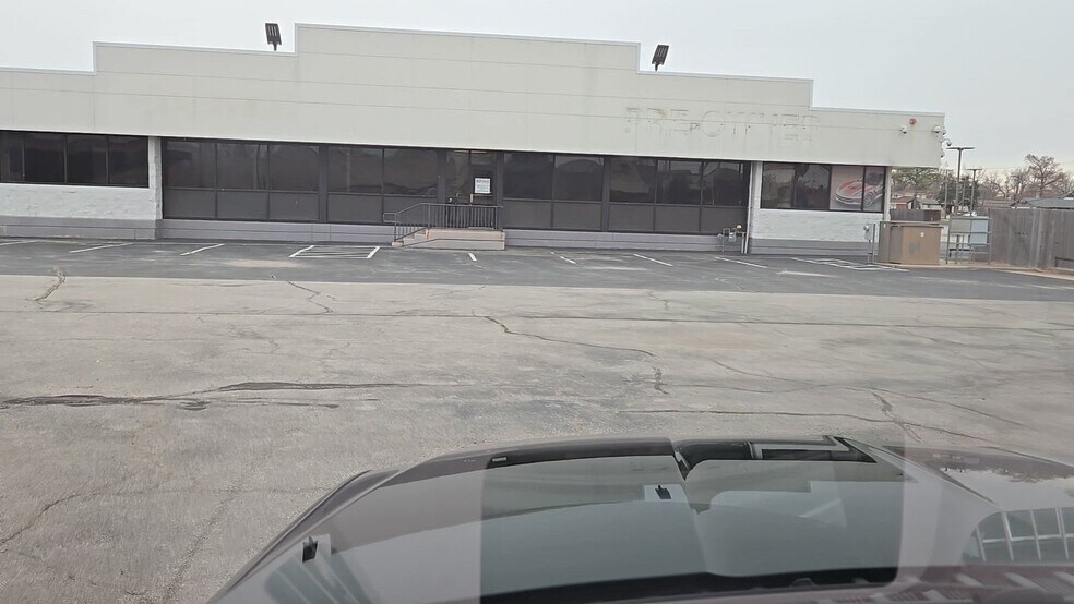 More Photos Of 3003 S Memorial Dr, Tulsa Auto Dealership For Sale