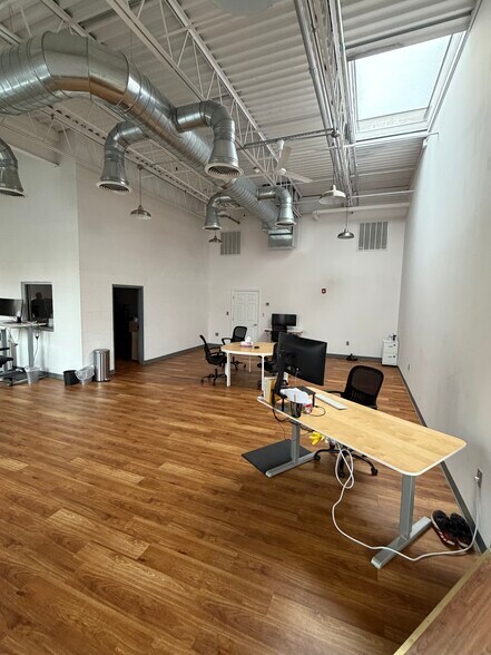 More Photos Of 49 Day St, Somerville Flex For Lease