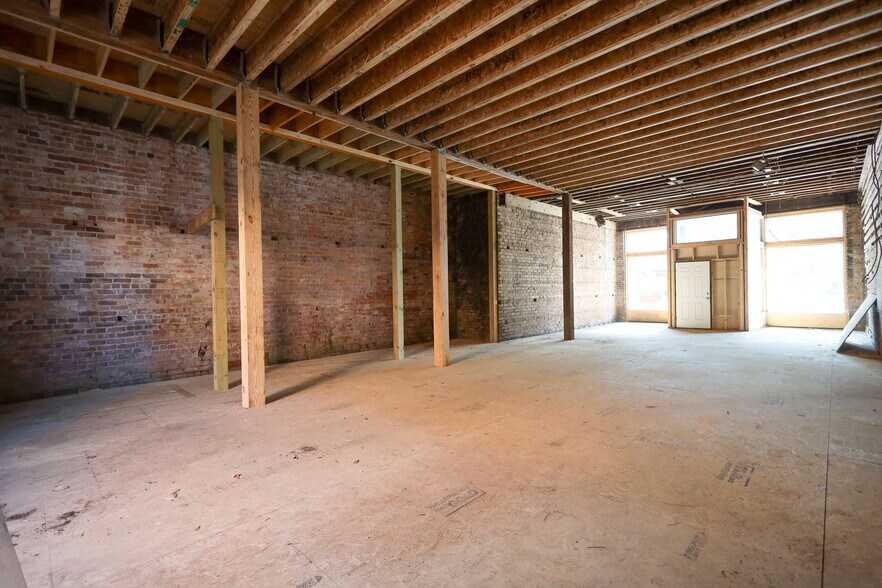 More Photos Of 351-355 Martin Luther King Jr Blvd, Savannah Storefront Retail Residential For Lease