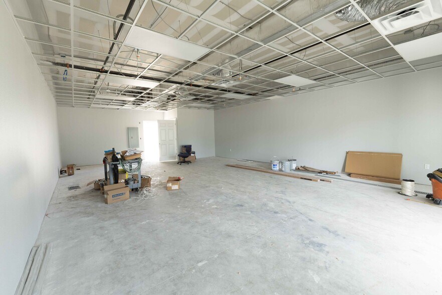 More Photos Of 1124 Teague Trail, Lady Lake General Retail For Lease