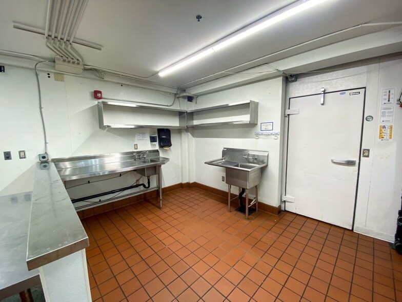 More Photos Of 1717 NE 42nd Ave, Portland Office For Lease
