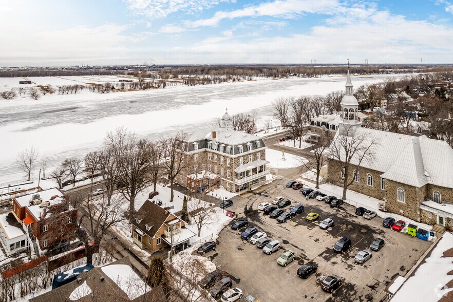 More Photos Of 550 Boul Marie-Victorin, Boucherville Congregate Senior Housing For Sale