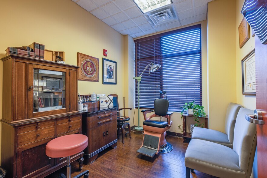More Photos Of 3042 Oakcliff Rd, Doraville Medical For Sale