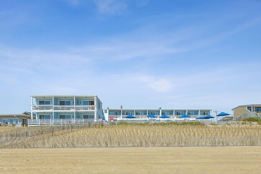 More Photos Of 84 S Emerson Ave, Montauk Hotel For Sale