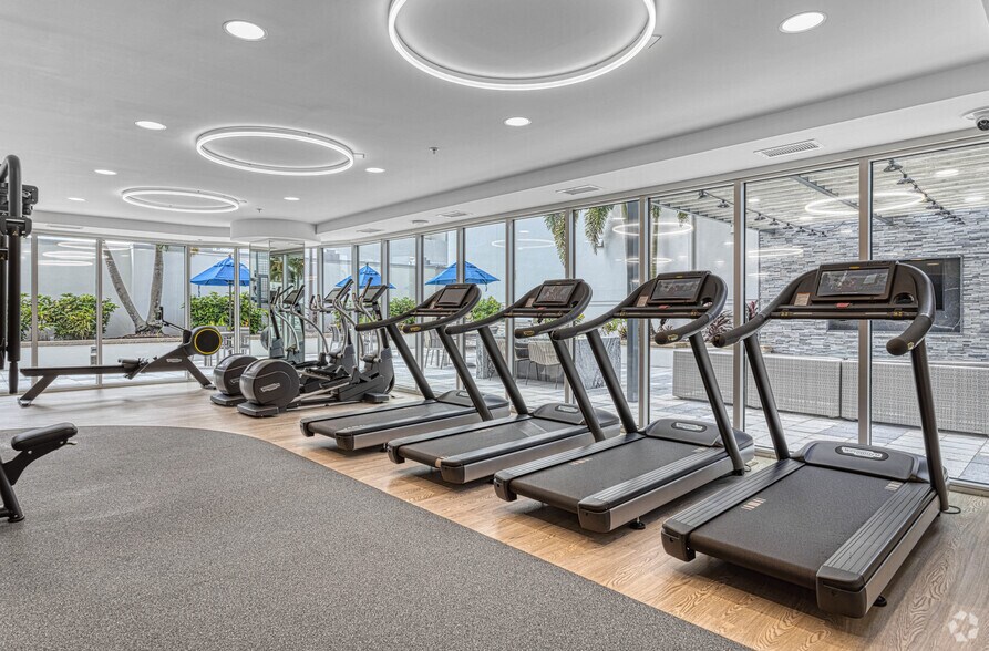 More Photos Of 404 E Central Blvd, Orlando Apartments For Lease