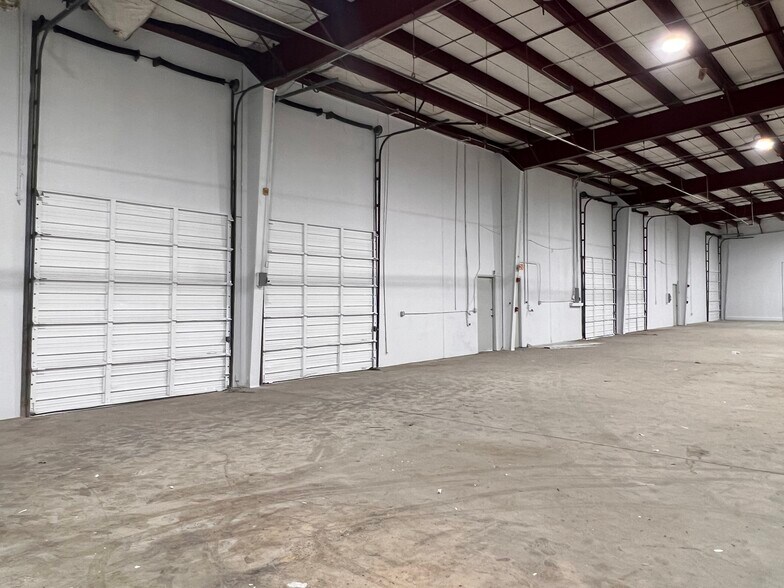 More Photos Of 812-814 Blue Mound Rd, Saginaw Warehouse For Lease